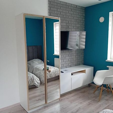 Apartament Z Lozem Malzenskim - Bezplatny Parking Poznań Exteriör bild