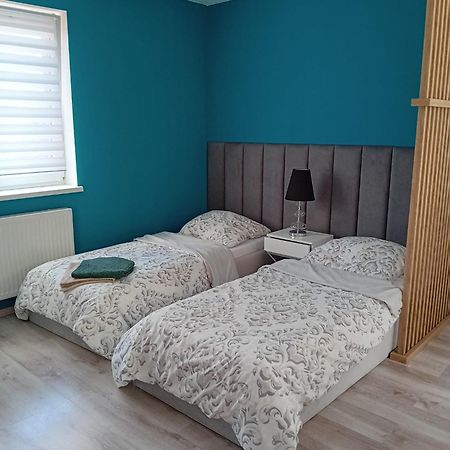 Apartament Z Lozem Malzenskim - Bezplatny Parking Poznań Exteriör bild