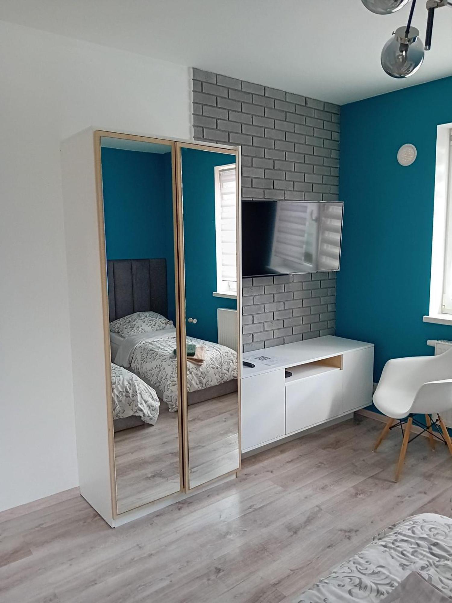 Apartament Z Lozem Malzenskim - Bezplatny Parking Poznań Exteriör bild