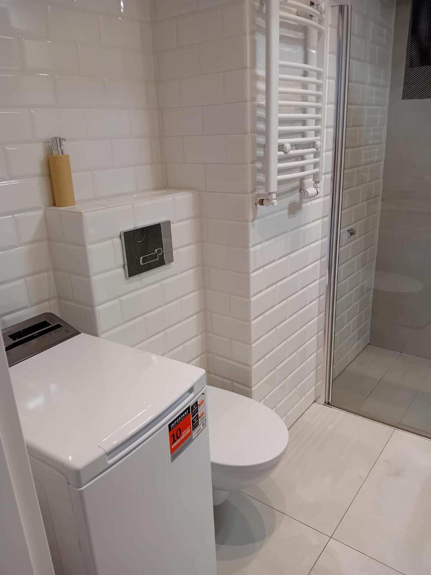 Apartament Z Lozem Malzenskim - Bezplatny Parking Poznań Exteriör bild
